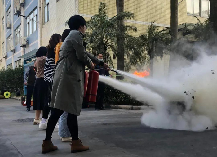 918博天堂新材开展消防安全应急知识培训及演练